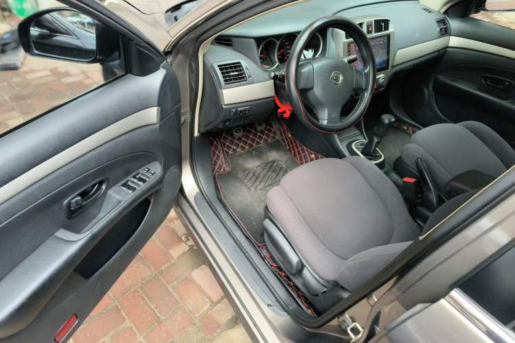 Used Nissan Sylphy 2018 Classic 1.6XE Manual Comfort Edition Driver Seat