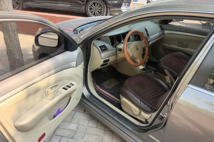 Used Nissan Sylphy 2018 Classic 1.6XE+ CVT Leading Edition Driver Seat