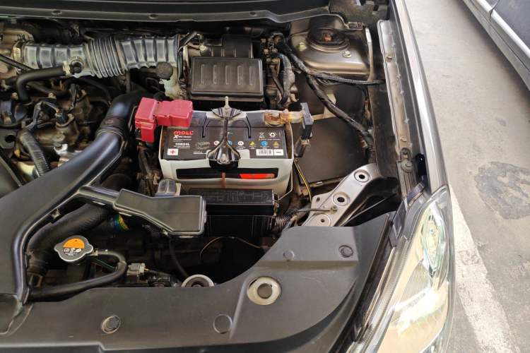 Used Nissan Sylphy 2018 Classic 1.6XE Manual Comfort Edition Engine Bay Left