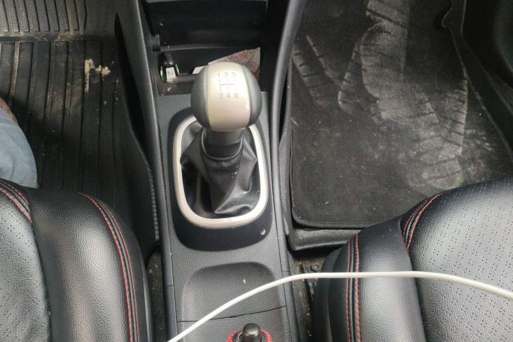Used Nissan Sylphy 2018 Classic 1.6XE+ Manual Leading Edition Gear Lever