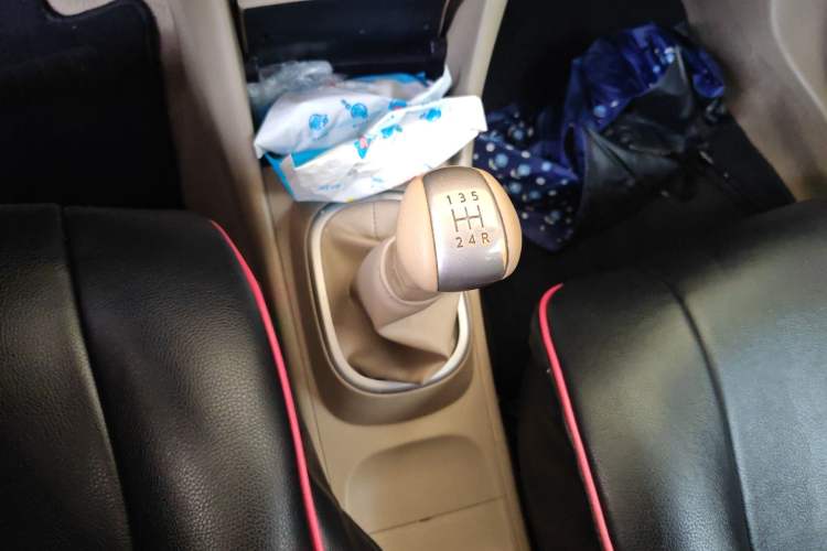 Used Nissan Sylphy 2018 Classic 1.6XE Manual Comfort Edition Gear Lever