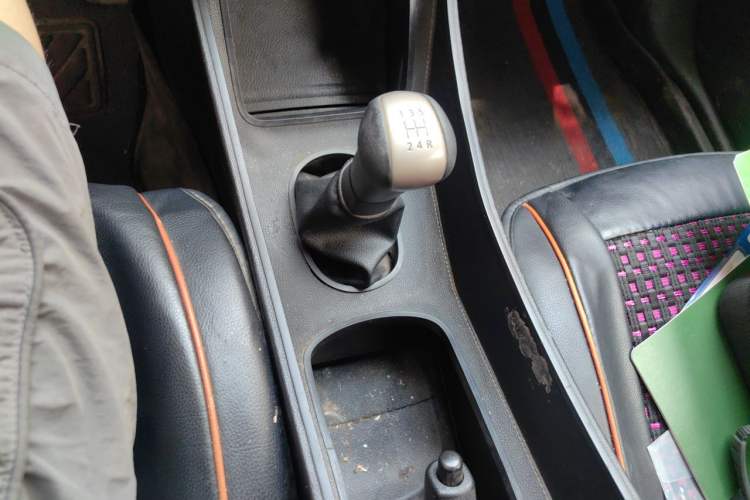 Used Nissan Sylphy 2018 Classic 1.6XE+ Manual Leading Edition Gear Lever