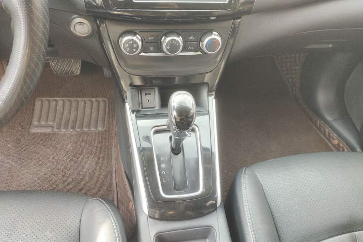 Used Nissan Sylphy 2018 1.6XV CVT Deluxe Edition Gear Lever