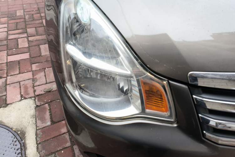 Used Nissan Sylphy 2018 Classic 1.6XE Manual Comfort Edition Right Front Headlight