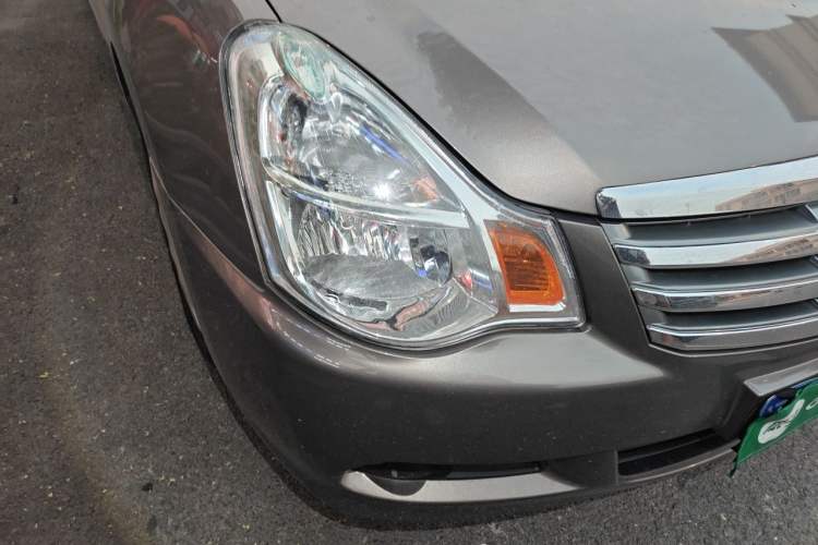 Used Nissan Sylphy 2018 Classic 1.6XE Manual Comfort Edition Right Front Headlight