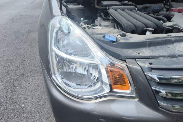 Used Nissan Sylphy 2018 Classic 1.6XE Manual Comfort Edition Right Front Headlight