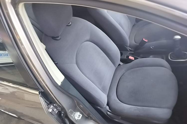 Used Nissan Sylphy 2018 Classic 1.6XE+ Manual Leading Edition Right Front Seat