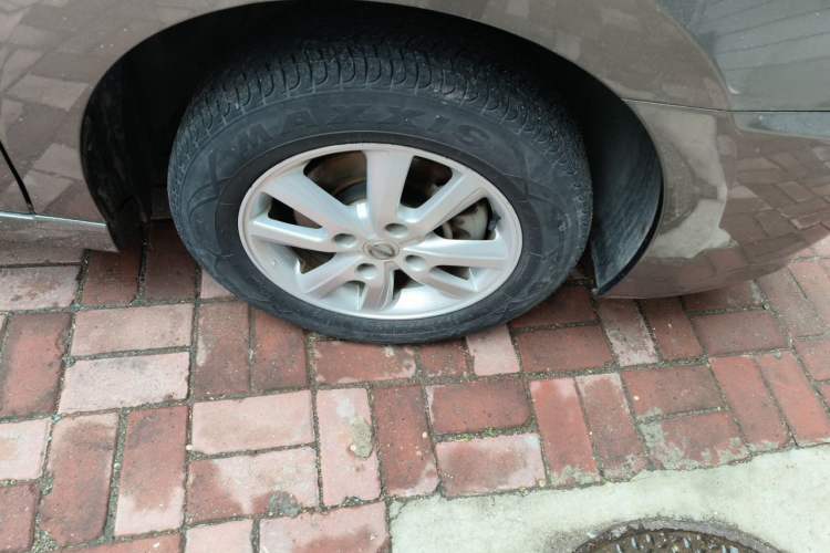 Used Nissan Sylphy 2018 Classic 1.6XE Manual Comfort Edition Right Front Wheel Hub