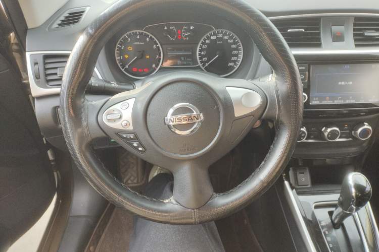 Used Nissan Sylphy 2018 1.6XV CVT Deluxe Edition Steering Wheel