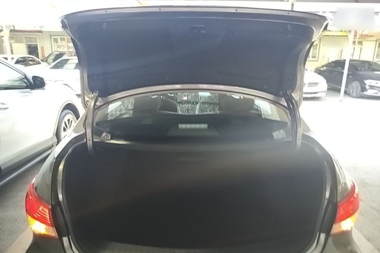 Used Nissan Sylphy 2018 Classic 1.6XE+ Manual Leading Edition Trunk