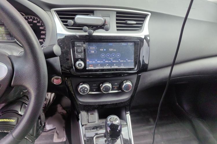 Used Nissan Sylphy 2018 1.6XV CVT Deluxe Edition Audio And AC Panel