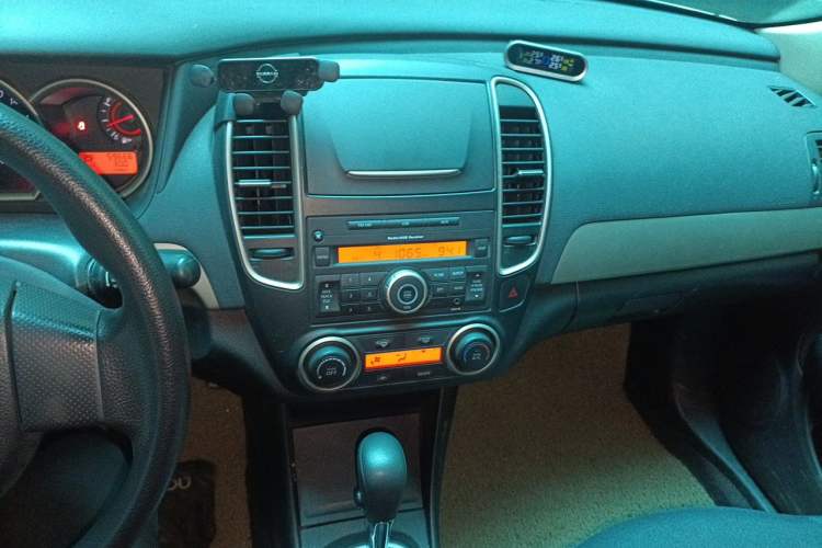 Used Nissan Sylphy 2018 Classic 1.6XE+ CVT Leading Edition Audio And AC Panel