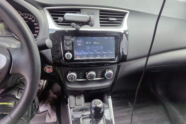 Used Nissan Sylphy 2018 1.6XV CVT Deluxe Edition Audio And AC Panel