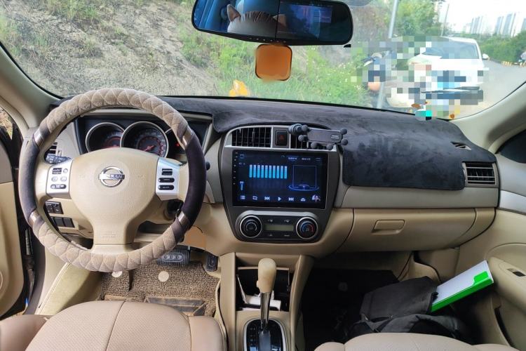 Used Nissan Sylphy 2018 Classic 1.6XE+ CVT Leading Edition Center Console