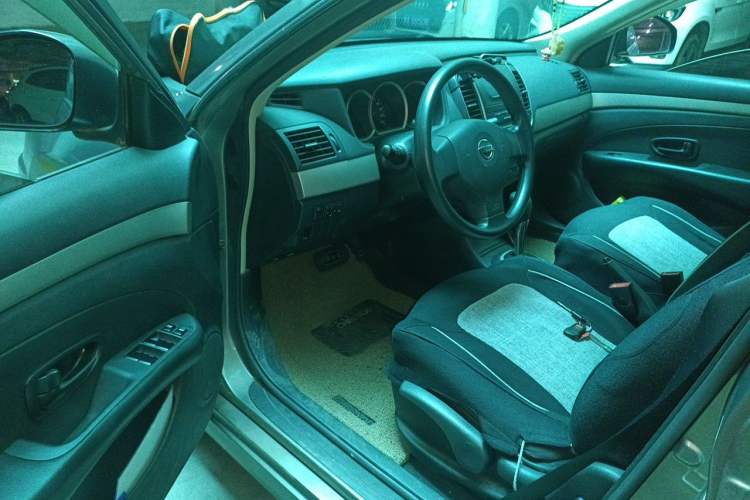 Used Nissan Sylphy 2018 Classic 1.6XE+ CVT Leading Edition Driver Seat
