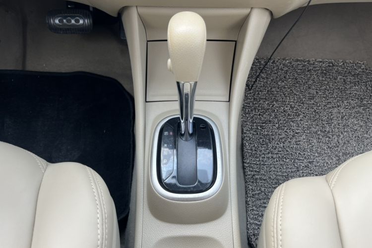 Used Nissan Sylphy 2018 Classic 1.6XE CVT Comfort Edition Gear Lever