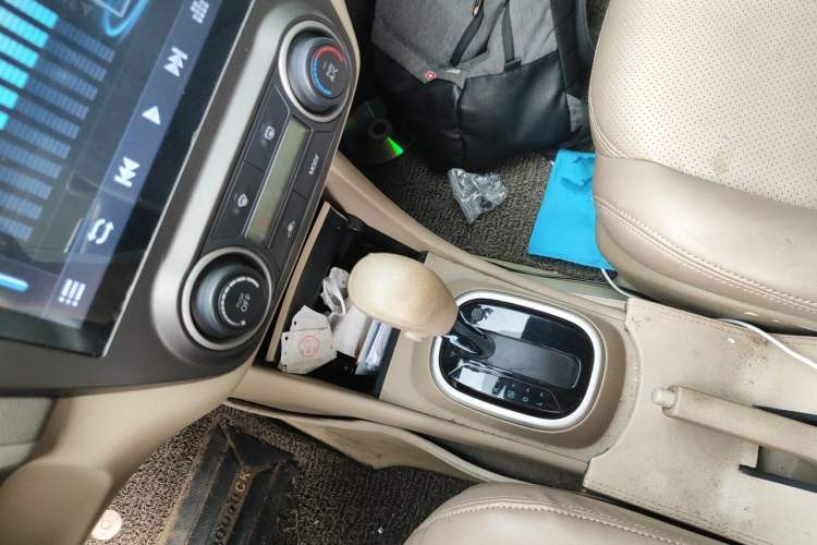 Used Nissan Sylphy 2018 Classic 1.6XE+ CVT Leading Edition Gear Lever