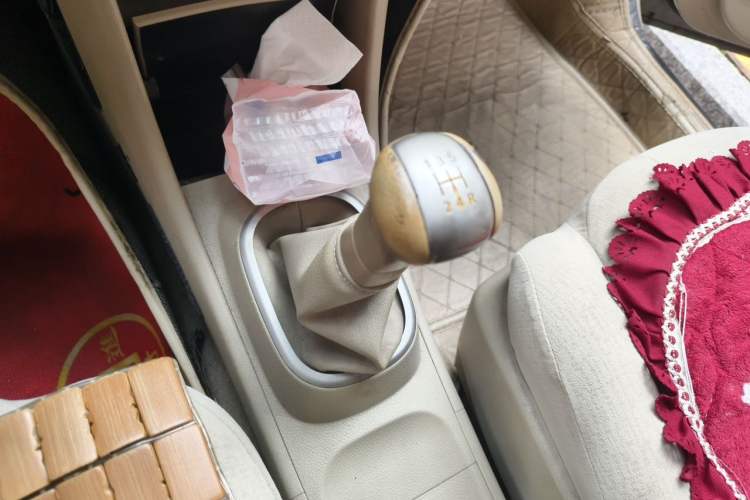 Used Nissan Sylphy 2018 Classic 1.6XE Manual Comfort Edition Gear Lever
