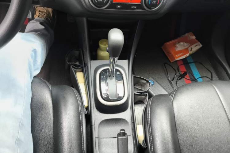 Used Nissan Sylphy 2018 Classic 1.6XE CVT Comfort Edition Gear Lever