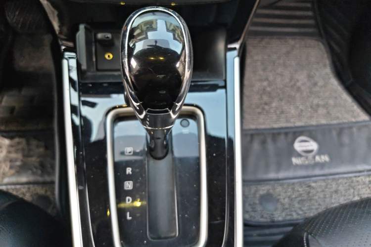 Used Nissan Sylphy 2018 1.6XV CVT Deluxe Edition Gear Lever