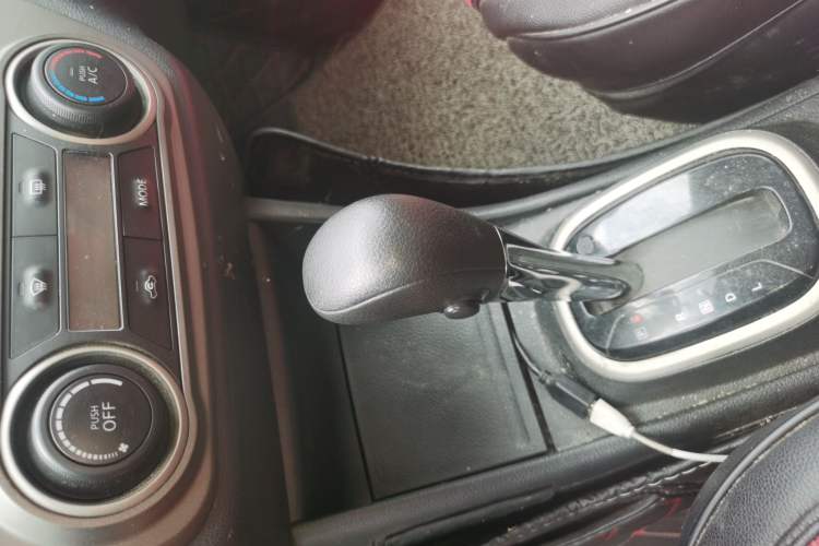Used Nissan Sylphy 2018 Classic 1.6XE CVT Comfort Edition Gear Lever