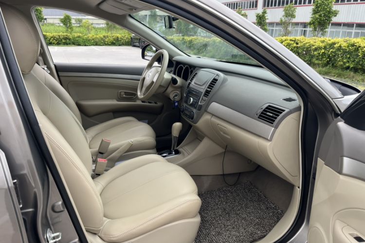 Used Nissan Sylphy 2018 Classic 1.6XE CVT Comfort Edition Interior 10