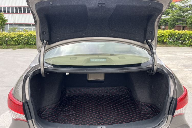 Used Nissan Sylphy 2018 Classic 1.6XE CVT Comfort Edition Trunk