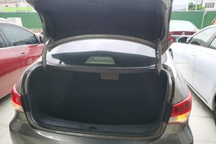 Used Nissan Sylphy 2018 Classic 1.6XE+ Manual Leading Edition Trunk