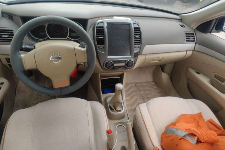 Used Nissan Sylphy 2018 Classic 1.6XE Manual Comfort Edition Center Console
