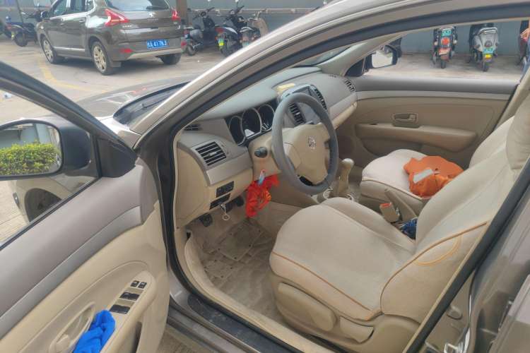 Used Nissan Sylphy 2018 Classic 1.6XE Manual Comfort Edition Driver Seat