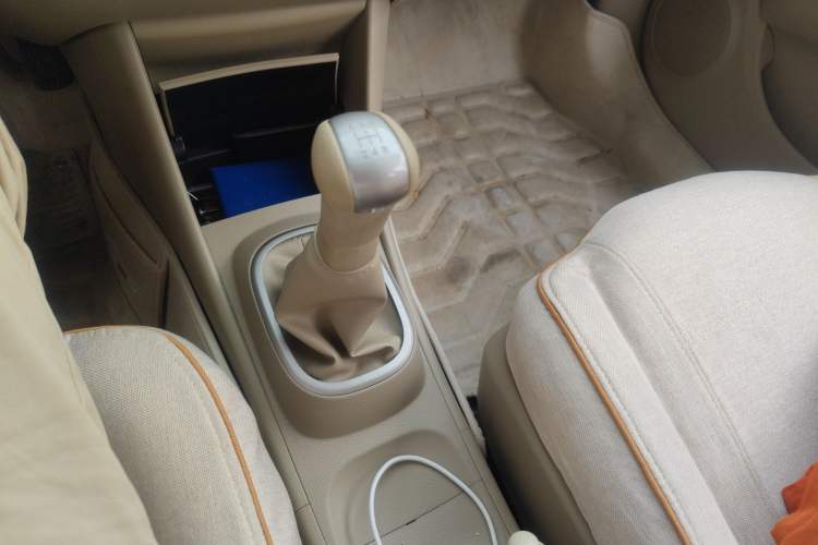 Used Nissan Sylphy 2018 Classic 1.6XE Manual Comfort Edition Gear Lever