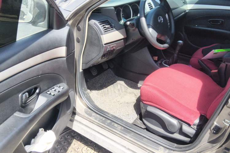 Used Nissan Sylphy 2018 Classic 1.6XE+ Manual Leading Edition Driver Seat