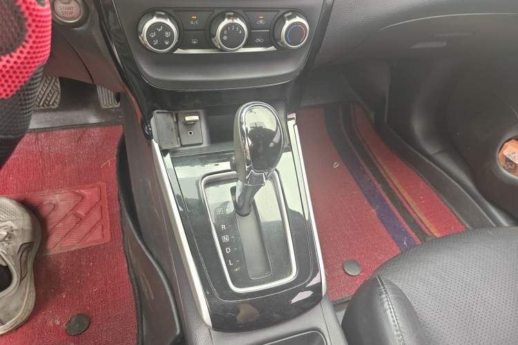 Used Nissan Sylphy 2018 1.6XV CVT Deluxe Edition Gear Lever