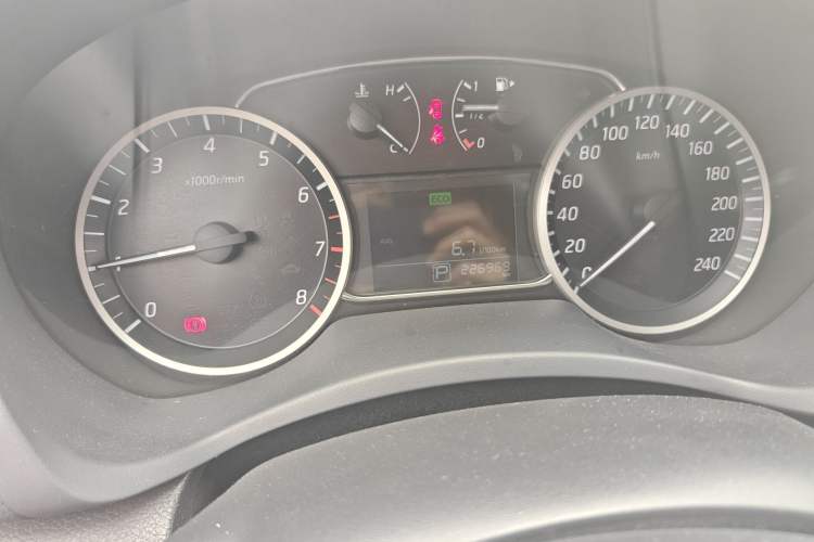 Used Nissan Sylphy 2018 1.6XV CVT Deluxe Edition Odometer Close Up