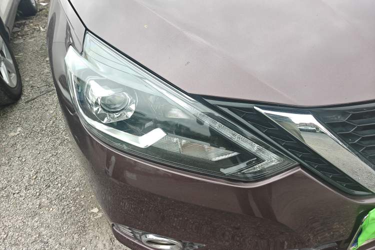 Used Nissan Sylphy 2018 1.6XV CVT Deluxe Edition Right Front Headlight