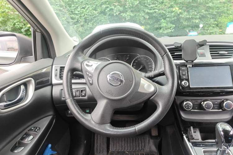 Used Nissan Sylphy 2018 1.6XV CVT Deluxe Edition Steering Wheel