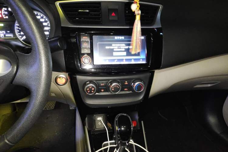 Used Nissan Sylphy 2018 1.6XV CVT Deluxe Edition Audio And AC Panel