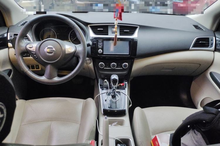 Used Nissan Sylphy 2018 1.6XV CVT Deluxe Edition Center Console