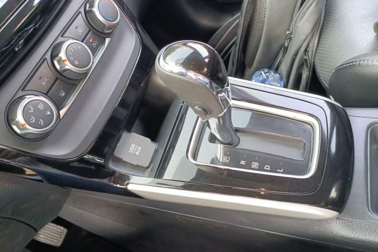 Used Nissan Sylphy 2018 1.6XV CVT Deluxe Edition Gear Lever
