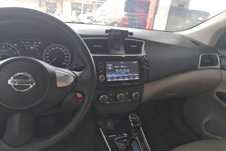 Used Nissan Sylphy 2018 1.6XV CVT Deluxe Edition Interior 2