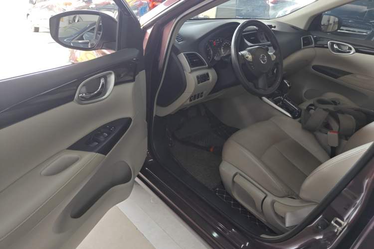 Used Nissan Sylphy 2018 1.6XV CVT Deluxe Edition Interior 3