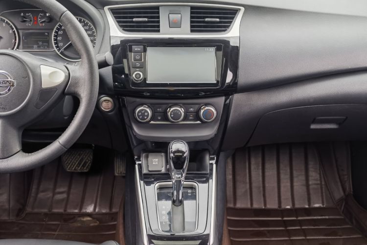 Used Nissan Sylphy 2018 1.6XV CVT Deluxe Edition Interior 4