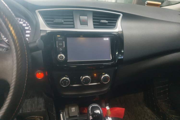 Used Nissan Sylphy 2018 1.6XV CVT Deluxe Edition Audio And AC Panel