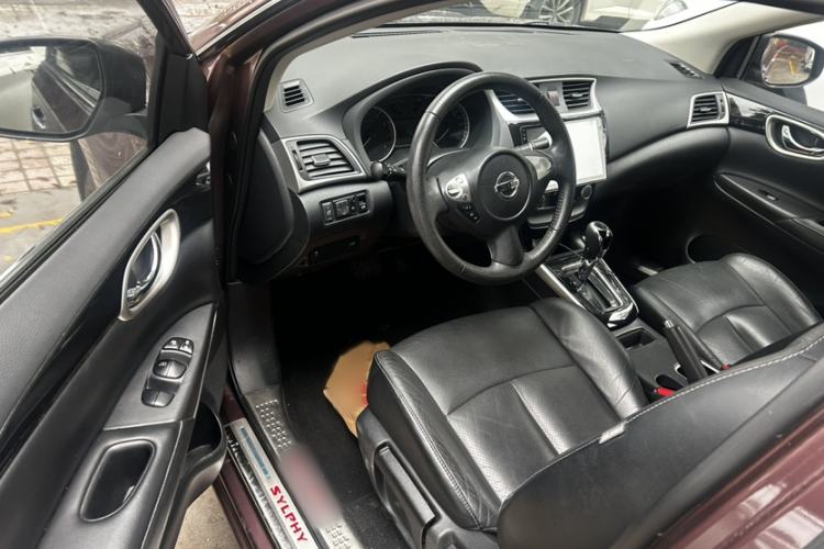 Used Nissan Sylphy 2018 1.6XV CVT Deluxe Edition Interior 2