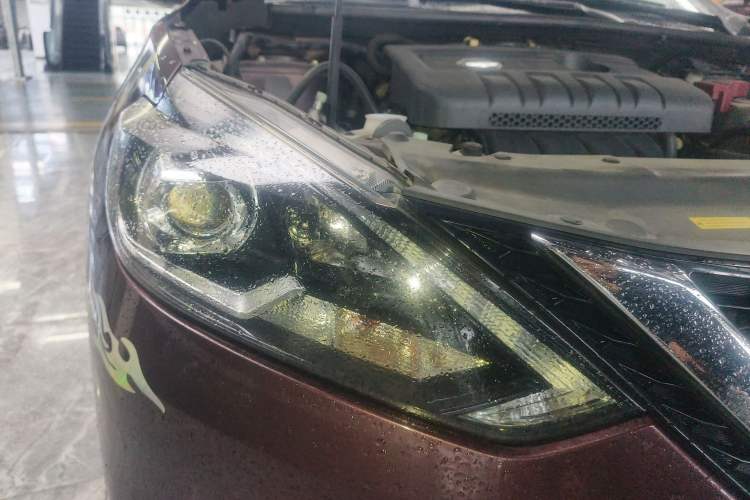 Used Nissan Sylphy 2018 1.6XV CVT Deluxe Edition Right Front Headlight