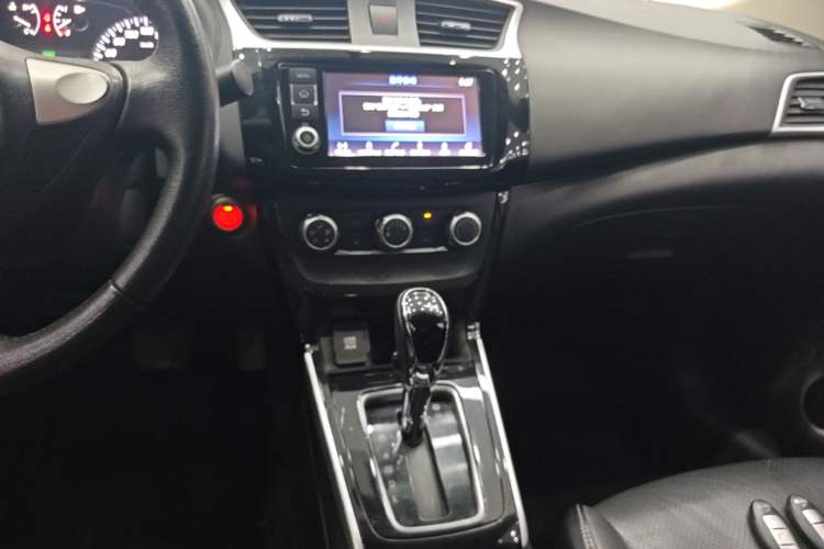 Used Nissan Sylphy 2018 1.6XV CVT Deluxe Edition Audio And AC Panel