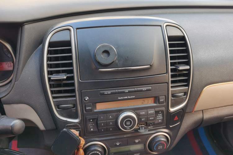 Used Nissan Sylphy 2018 Classic 1.6XE CVT Comfort Edition Audio And AC Panel