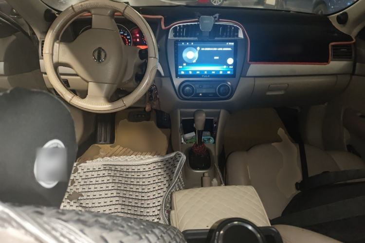 Used Nissan Sylphy 2018 Classic 1.6XE CVT Comfort Edition Center Console