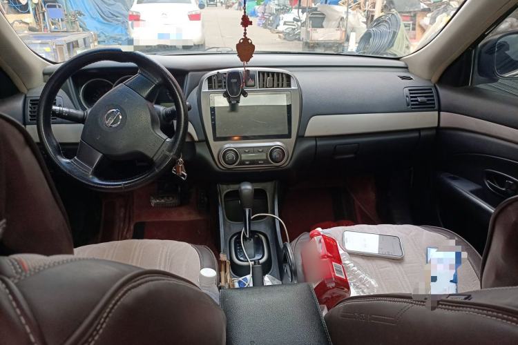 Used Nissan Sylphy 2018 Classic 1.6XE+ CVT Leading Edition Center Console