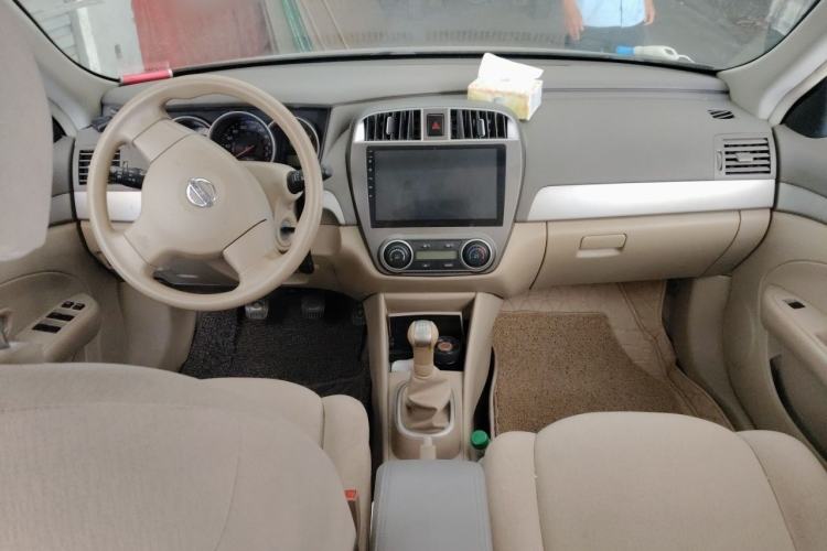 Used Nissan Sylphy 2018 Classic 1.6XE+ Manual Leading Edition Center Console